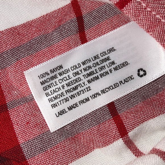 Universal Thread 🧵 Crop Top - Picture 6 of 6